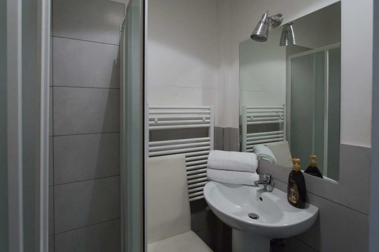 Centro Citta Teatro Hotel ตรีเอสเต ภายนอก รูปภาพ